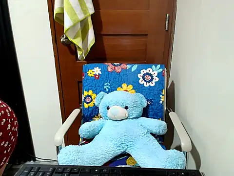 Sweetest Zara18xx online show from May 7, 2026, 1:36 pm