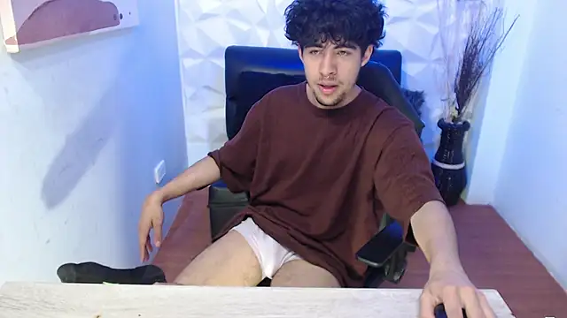 Snapshot of Liil_boy chatting on October 3, 2025, 4:25 am Liil boy online show from October 3, 2025, 4:25 am