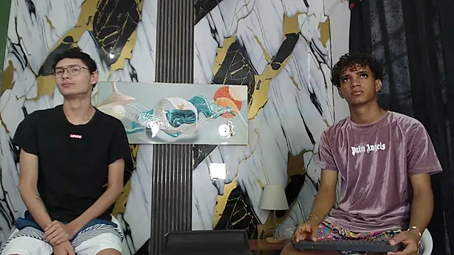 Snapshot of VERY_HOT_GUYS chatting on July 18, 2026, 1:20 pm VERY HOT GUYS online show from July 18, 2026, 1:20 pm