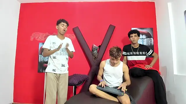 VERY HOT GUYS online show from April 8, 2026, 7:15 pm