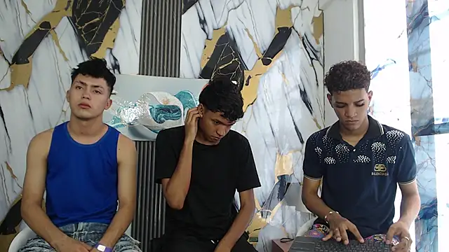 Snapshot of VERY_HOT_GUYS chatting on July 29, 2026, 1:21 pm VERY HOT GUYS online show from July 29, 2026, 1:21 pm