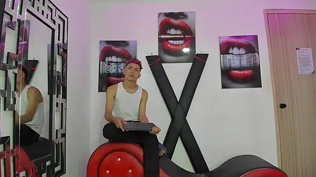 Snapshot of VERY_HOT_GUYS chatting on November 15, 2025, 1:09 am VERY HOT GUYS online show from November 15, 2025, 1:09 am