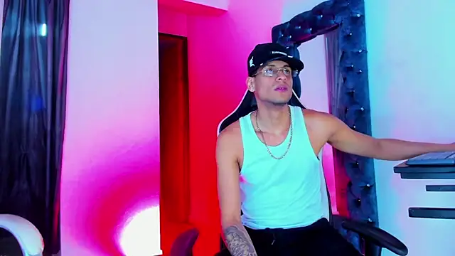 daddys insanee online show from November 8, 2025, 2:26 am