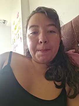 Snapshot of annyaparis chatting on March 1, 2026, 7:47 pm annyaparis online show from March 1, 2026, 7:47 pm