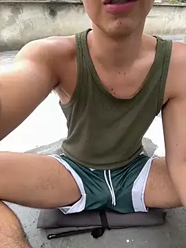 LiamMyst online show from May 7, 2026, 1:58 pm