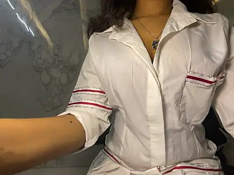 dubyzubygirl online show from February 3, 2026, 9:47 am