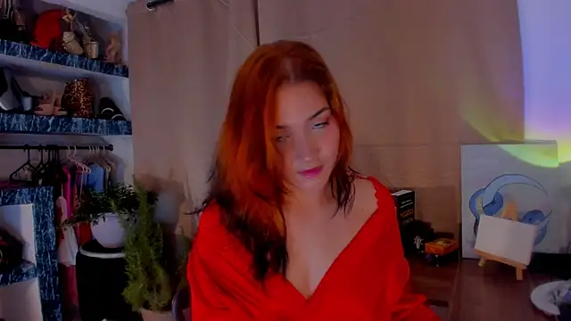 Snapshot of AmaruBloom chatting on December 14, 2025, 10:43 am AmaruBloom online show from December 14, 2025, 10:43 am