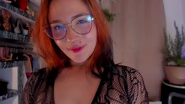 Snapshot of AmaruBloom chatting on November 16, 2025, 5:56 am AmaruBloom online show from November 16, 2025, 5:56 am