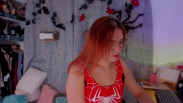 Snapshot of AmaruBloom chatting on October 25, 2025, 3:28 am AmaruBloom online show from October 25, 2025, 3:28 am