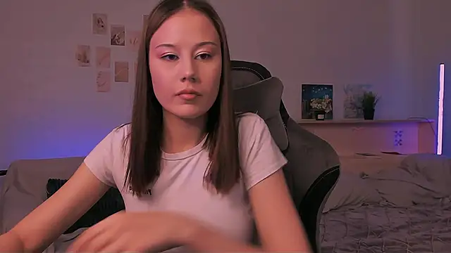 adelle046 online show from October 6, 2025, 11:44 am