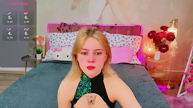 Snapshot of Stellahaart chatting on October 17, 2025, 5:44 am Stellahaart online show from October 17, 2025, 5:44 am