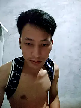 Snapshot of Uh-em95 chatting on October 5, 2025, 3:03 pm Uh-em95 online show from October 5, 2025, 3:03 pm