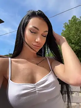 Snapshot of ilariea_girl chatting on June 9, 2026, 2:18 pm ilariea girl online show from June 9, 2026, 2:18 pm
