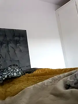 Snapshot of MissBubbles04 chatting on October 12, 2025, 6:59 am MissBubbles04 online show from October 12, 2025, 6:59 am