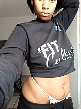 Snapshot of MissBubbles04 chatting on October 1, 2025, 5:34 am MissBubbles04 online show from October 1, 2025, 5:34 am