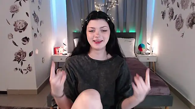 Snapshot of MileyRood chatting on December 2, 2025, 12:55 am MileyRood online show from December 2, 2025, 12:55 am