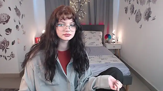 Snapshot of MileyRood chatting on October 20, 2025, 11:16 pm MileyRood online show from October 20, 2025, 11:16 pm