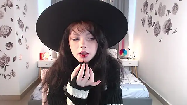 Snapshot of MileyRood chatting on October 24, 2025, 11:37 pm MileyRood online show from October 24, 2025, 11:37 pm