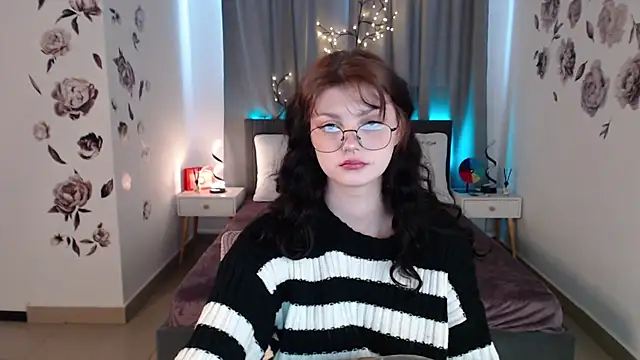 Snapshot of MileyRood chatting on November 24, 2025, 1:16 am MileyRood online show from November 24, 2025, 1:16 am