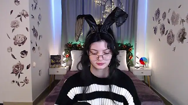 Snapshot of MileyRood chatting on December 5, 2025, 1:16 am MileyRood online show from December 5, 2025, 1:16 am