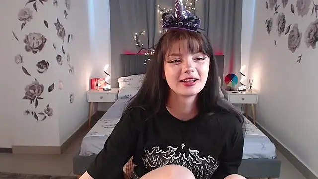 Snapshot of MileyRood chatting on October 27, 2025, 11:27 pm MileyRood online show from October 27, 2025, 11:27 pm