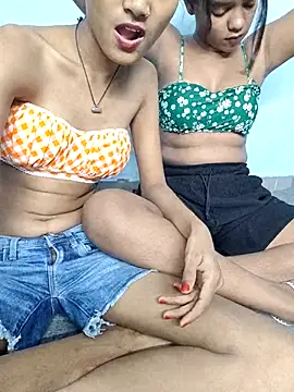 Unique girls90 online show from April 21, 2026, 3:18 pm