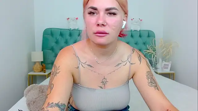 Naughty kittyy1 online show from October 5, 2025, 7:48 pm