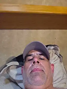 Snapshot of DeeBestEver chatting on June 13, 2026, 8:51 pm DeeBestEver online show from June 13, 2026, 8:51 pm