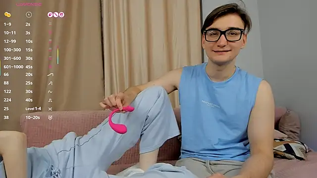 Snapshot of LoversFire chatting on October 31, 2025, 2:24 pm LoversFire online show from October 31, 2025, 2:24 pm