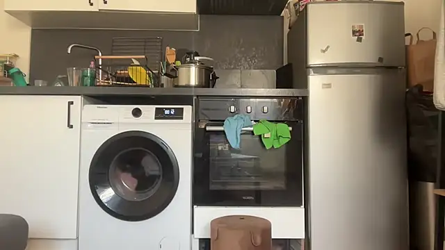 nanaisbackk online show from March 3, 2026, 8:21 am