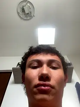 Snapshot of Davomg chatting on January 5, 2026, 8:34 pm Davomg online show from January 5, 2026, 8:34 pm