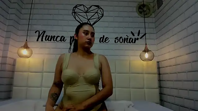 Snapshot of maddyslut_ chatting on November 8, 2025, 10:19 am maddyslut online show from November 8, 2025, 10:19 am