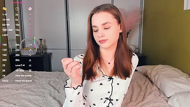 JinnyMcie online show from May 10, 2026, 9:35 am