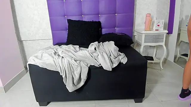 Snapshot of LeaMoreau22 chatting on November 7, 2025, 11:48 am LeaMoreau22 online show from November 7, 2025, 11:48 am