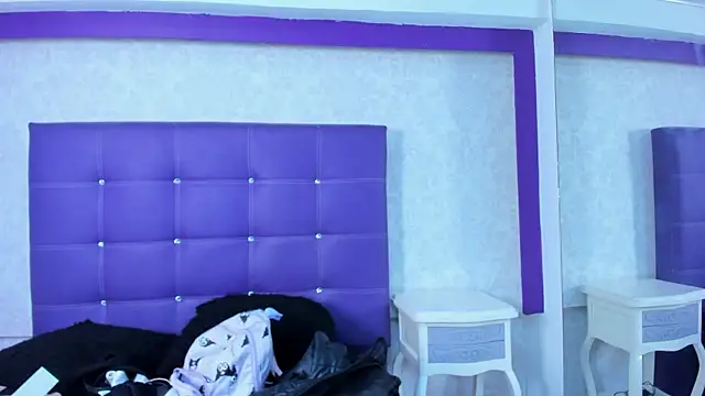 Snapshot of LeaMoreau22 chatting on October 11, 2025, 12:06 pm LeaMoreau22 online show from October 11, 2025, 12:06 pm