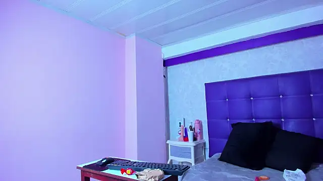 Snapshot of LeaMoreau22 chatting on November 29, 2025, 12:27 pm LeaMoreau22 online show from November 29, 2025, 12:27 pm