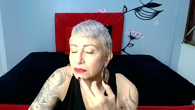 Charlotte  Gray online show from October 22, 2025, 12:26 pm