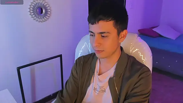 Snapshot of Nyko_ds chatting on December 4, 2025, 3:27 am Nyko ds online show from December 4, 2025, 3:27 am