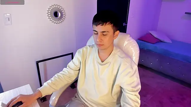 Snapshot of Nyko_ds chatting on November 27, 2025, 4:24 am Nyko ds online show from November 27, 2025, 4:24 am