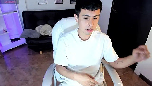 Snapshot of Nyko_ds chatting on October 24, 2025, 4:22 am Nyko ds online show from October 24, 2025, 4:22 am