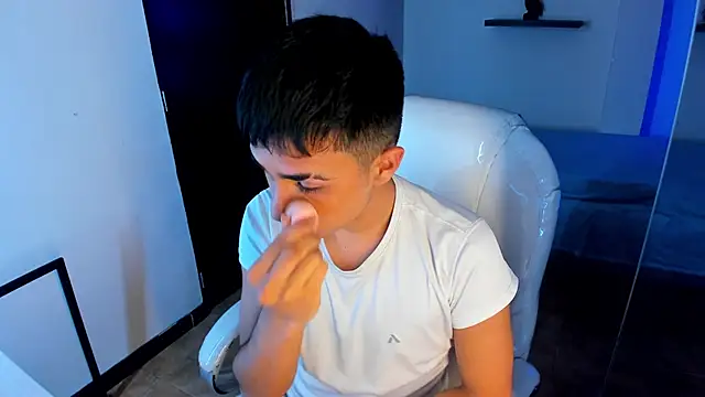 Snapshot of Nyko_ds chatting on November 7, 2025, 5:01 am Nyko ds online show from November 7, 2025, 5:01 am