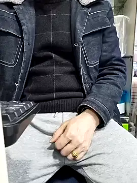 chougegg0214 online show from March 16, 2026, 11:25 am