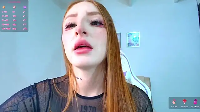 Bennuluspeach  online show from November 11, 2025, 1:39 pm