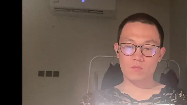 yewuzhibb online show from September 30, 2025, 8:26 pm