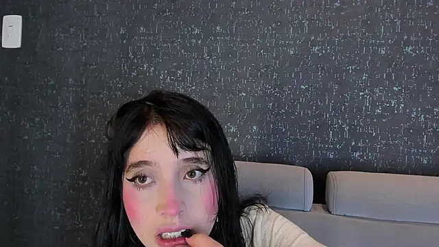 Snapshot of MeganR_ chatting on April 25, 2026, 11:24 am MeganR online show from April 25, 2026, 11:24 am