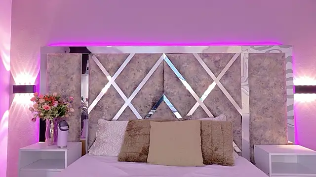 MeganR  online show from March 12, 2026, 11:25 am