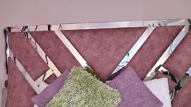 MeganR  online show from February 28, 2026, 11:21 am