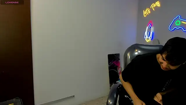 Snapshot of StiwenTwink chatting on November 8, 2025, 2:20 pm StiwenTwink online show from November 8, 2025, 2:20 pm