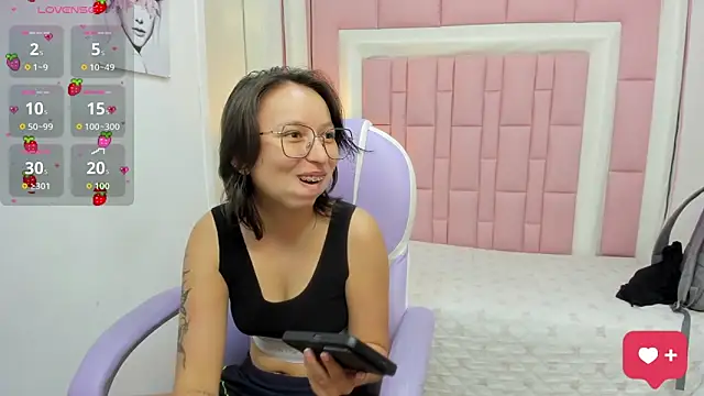 Snapshot of Klaret_Toy chatting on April 12, 2026, 7:17 pm Klaret Toy online show from April 12, 2026, 7:17 pm