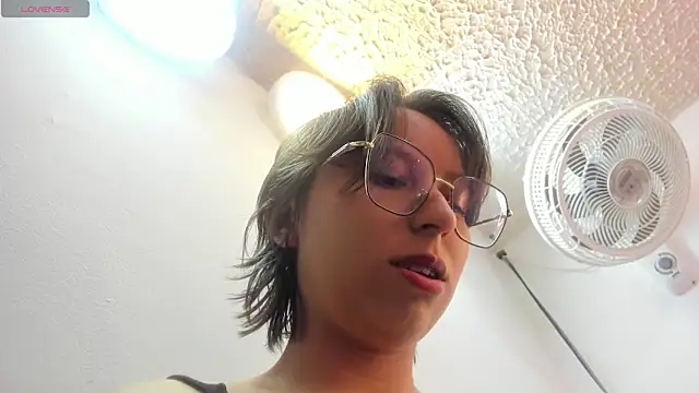 Snapshot of Klaret_Toy chatting on May 14, 2026, 8:06 pm Klaret Toy online show from May 14, 2026, 8:06 pm